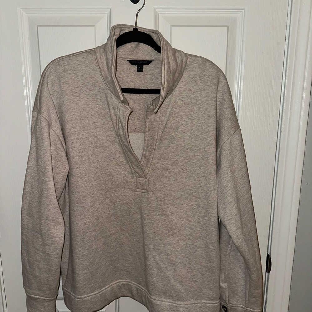 Banana Republic Beige Pullover Sweatshirt